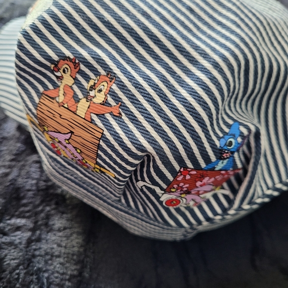 Disney Cap with many characters - Picture 6 of 10